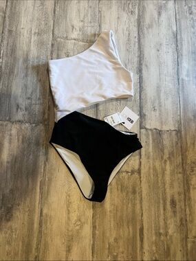 Beach Riot One-Shoulder Two-Tone One-Piece - Black & White